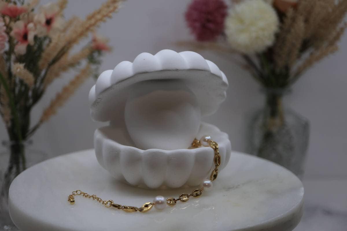 Chic Freshwater Pearl Bracelet, 18k Gold Bracelet, Pearl Bracelet, Bridal Jewelry, Bridal Dress Accessories