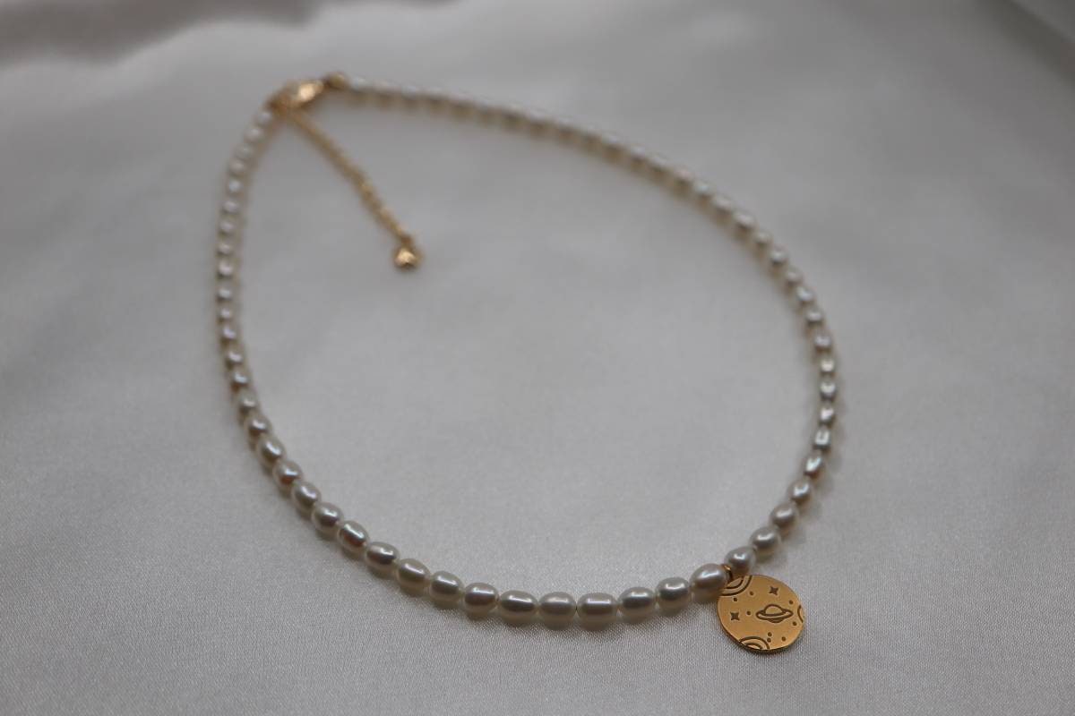 White Pearl Necklace, 18k Gold Planet pendant, Fashion Pearl Necklace