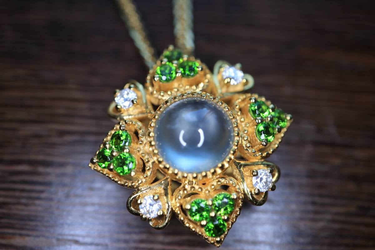 Glass Transparent Natural Jade Pendant, 18k Yellow Gold Pendant, Vintage Style with Tsavorite Stone