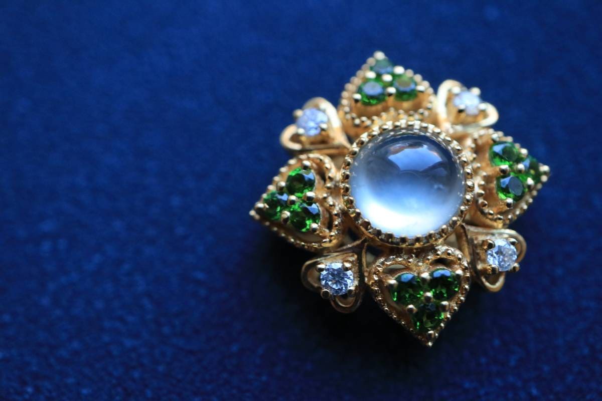 Glass Transparent Natural Jade Pendant, 18k Yellow Gold Pendant, Vintage Style with Tsavorite Stone