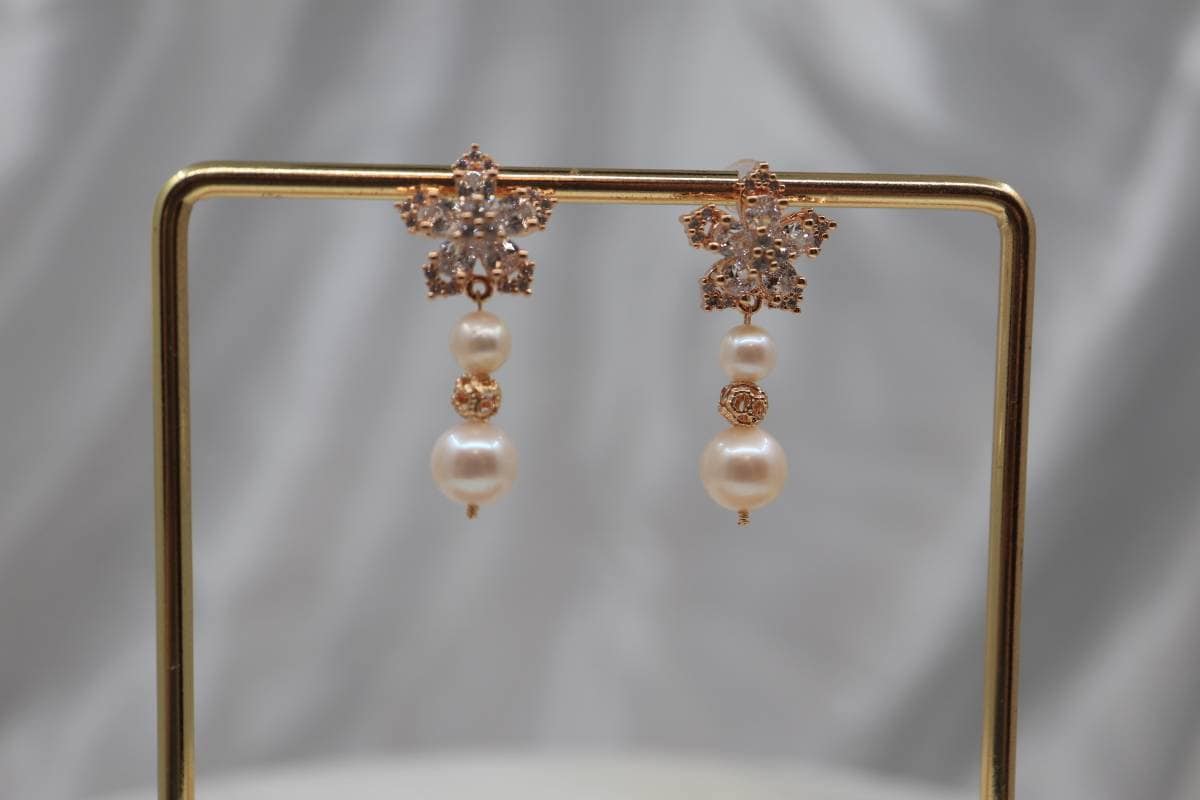 Flower Earrings , Pearl Earrings, Women's Jewelry