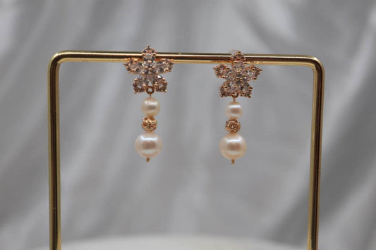 Flower Earrings , Pearl Earrings, Women's Jewelry