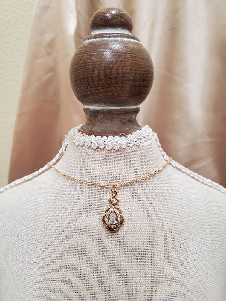Gold Plated Vintage Pendant Necklace