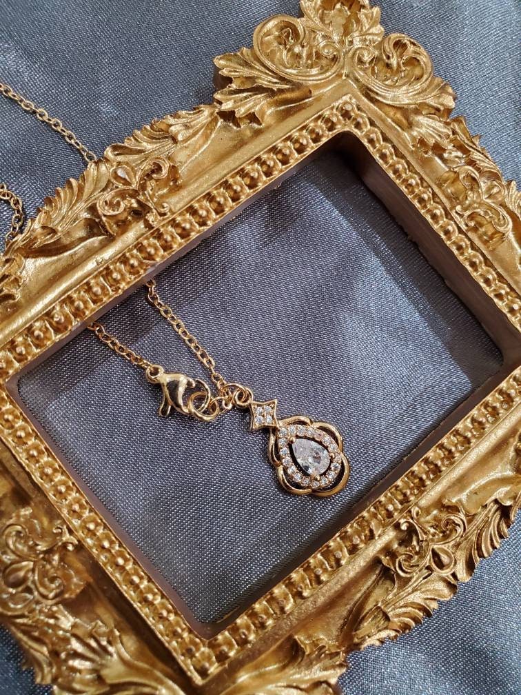 Gold Plated Vintage Pendant Necklace
