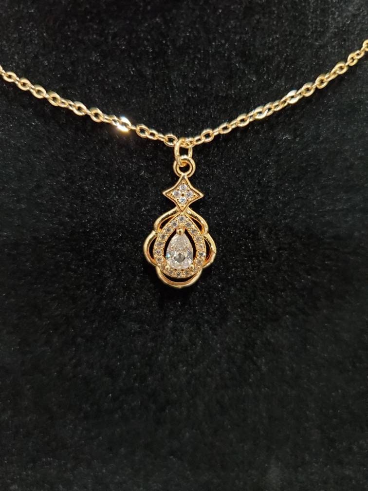 Gold Plated Vintage Pendant Necklace