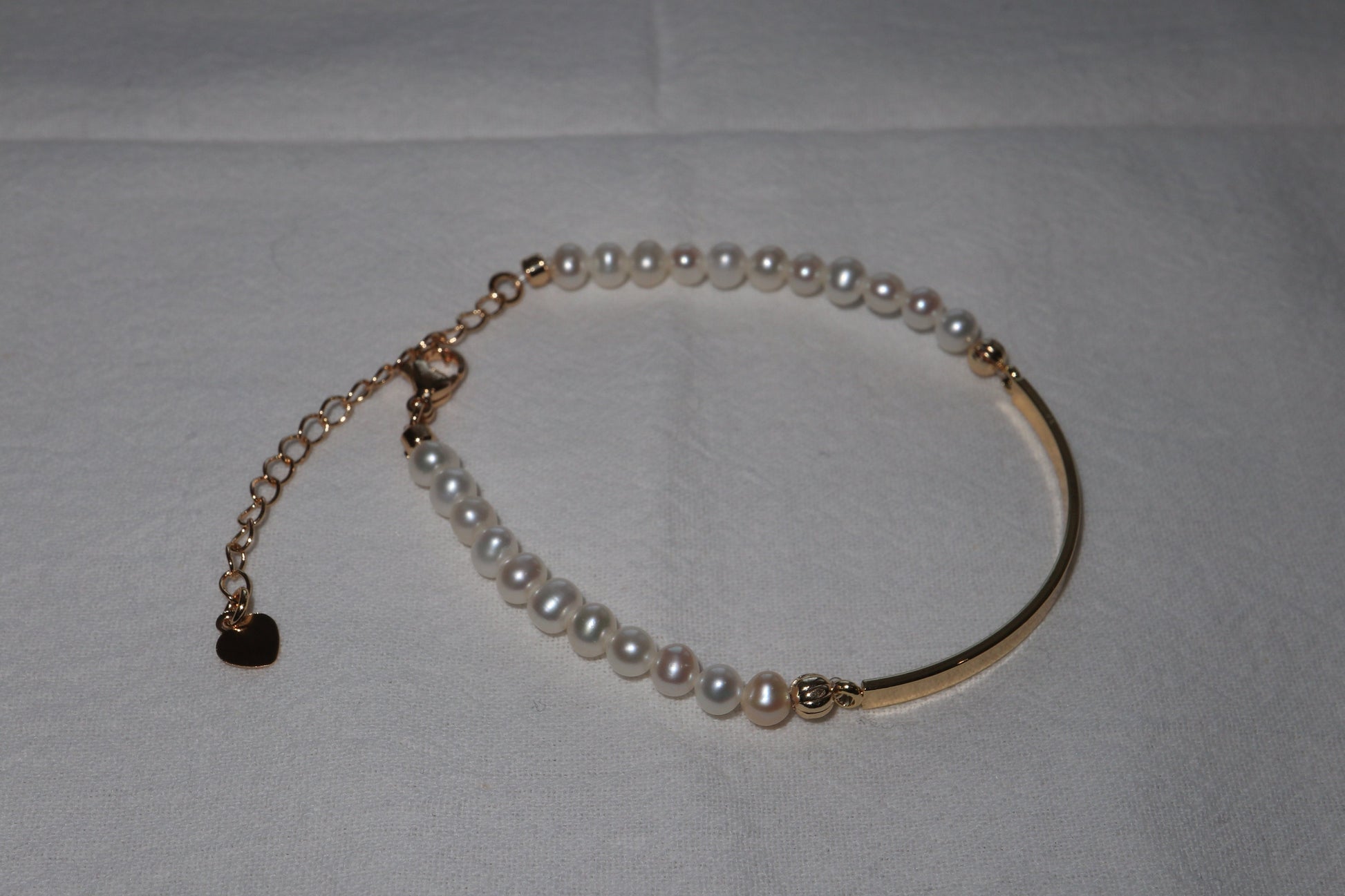 14k Gold Bracelet with Small Fresh Water Pearl
