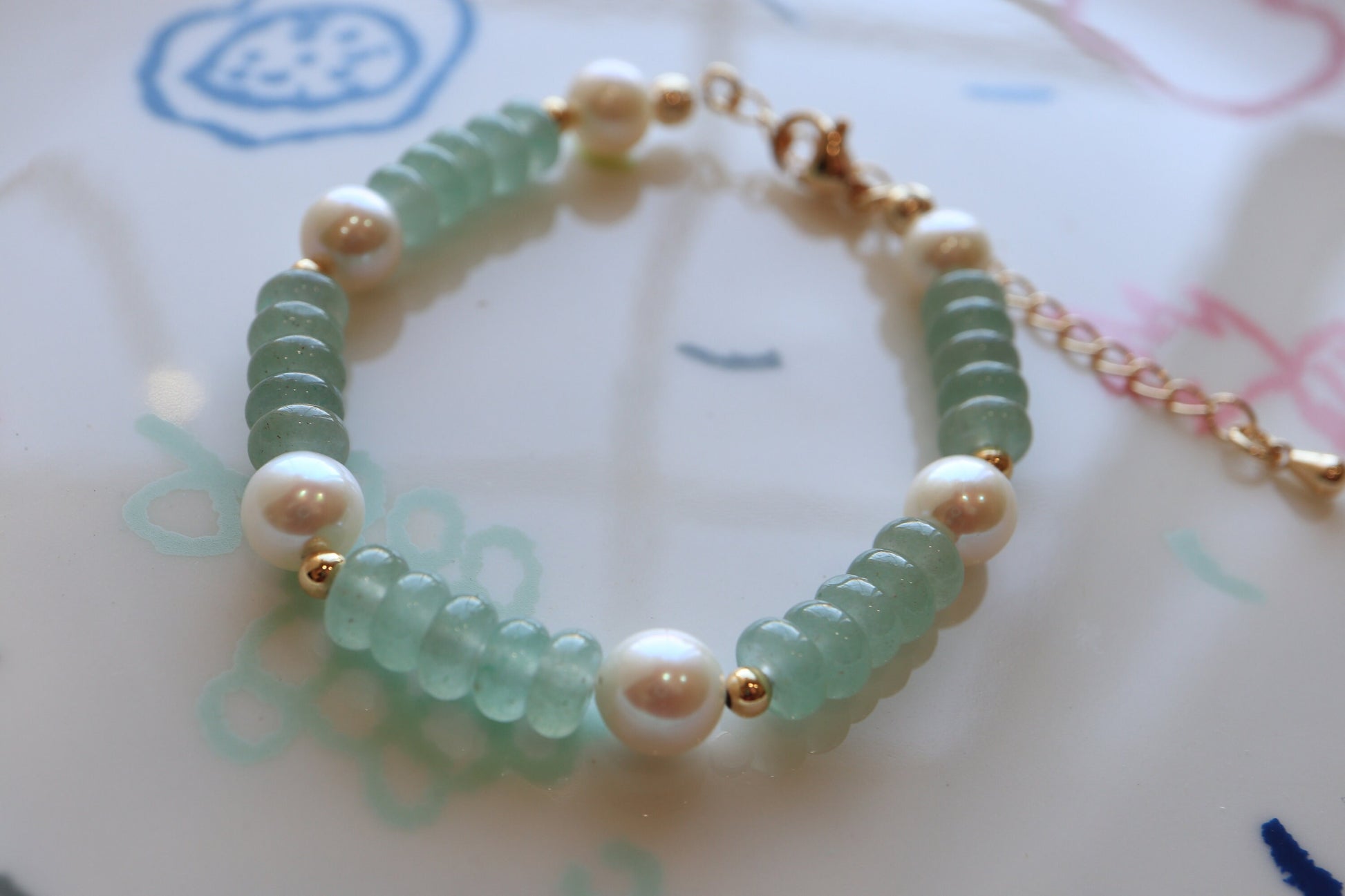 Pearl Bracelet with Light Green Jadeite