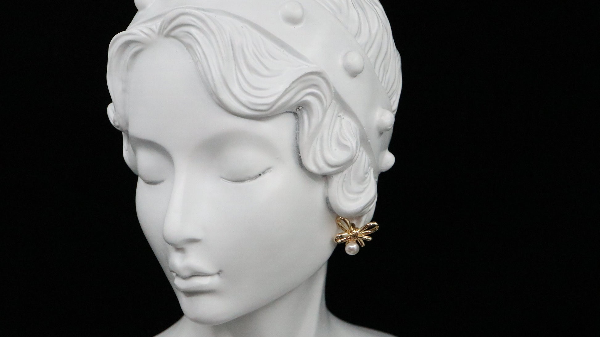 Pearl Earrings- Earrings good for work and date