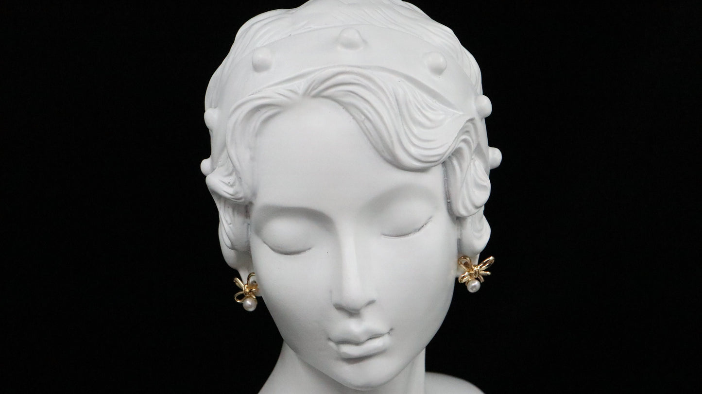 Pearl Earrings- Earrings good for work and date