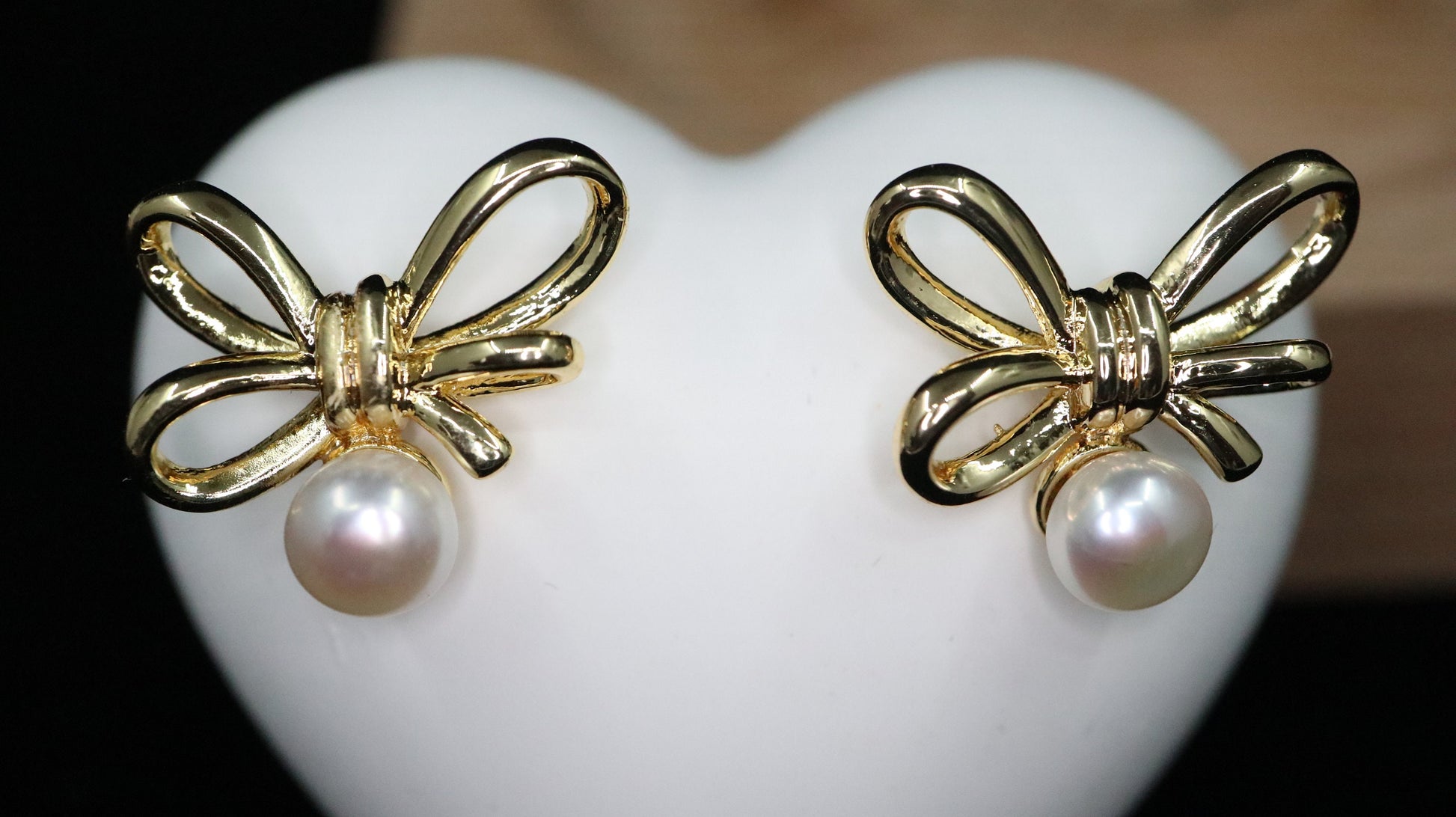 Pearl Earrings- Earrings good for work and date